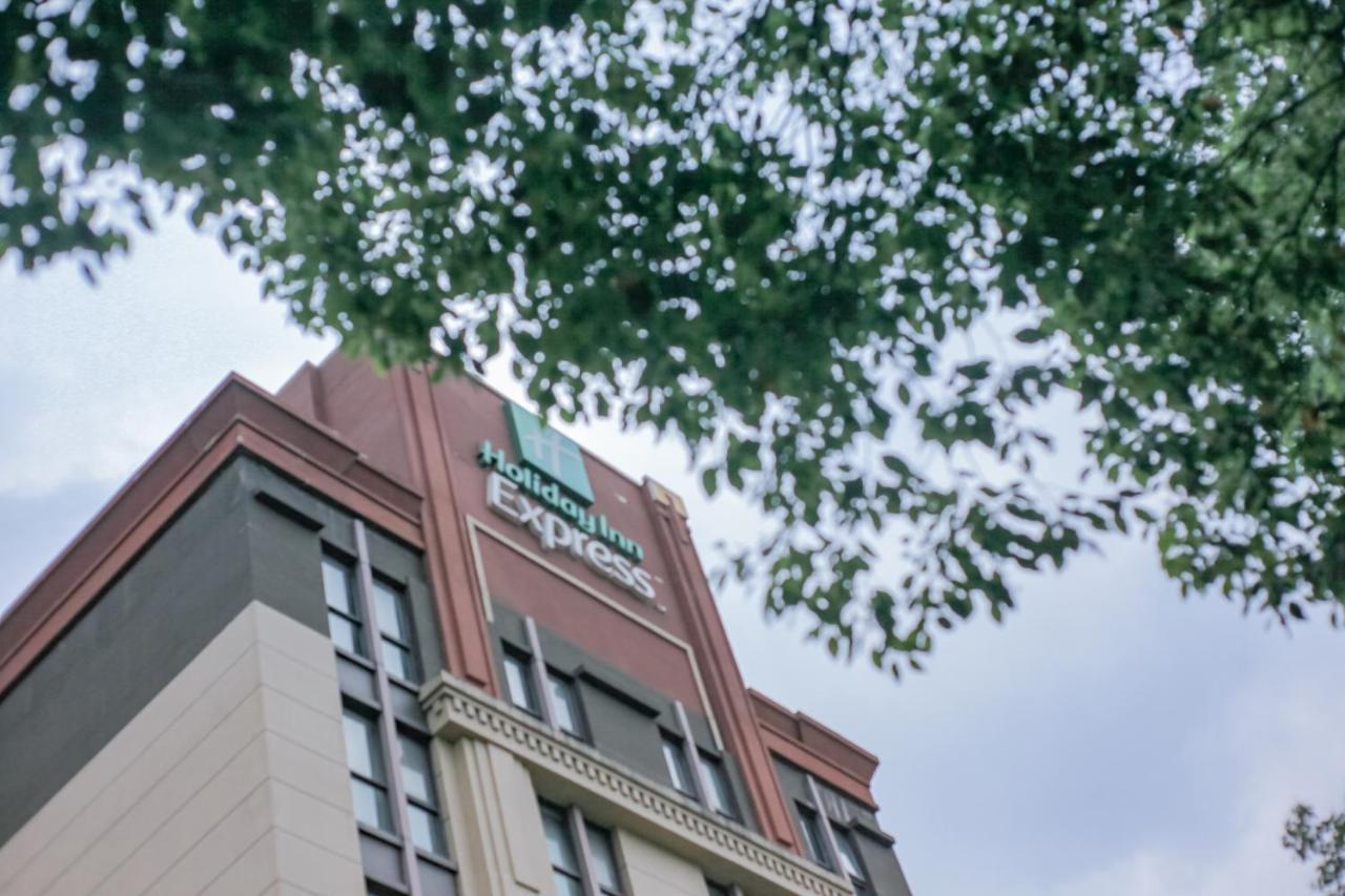 Holiday Inn Express Shanghai Putuo, An Ihg Hotel Exterior photo