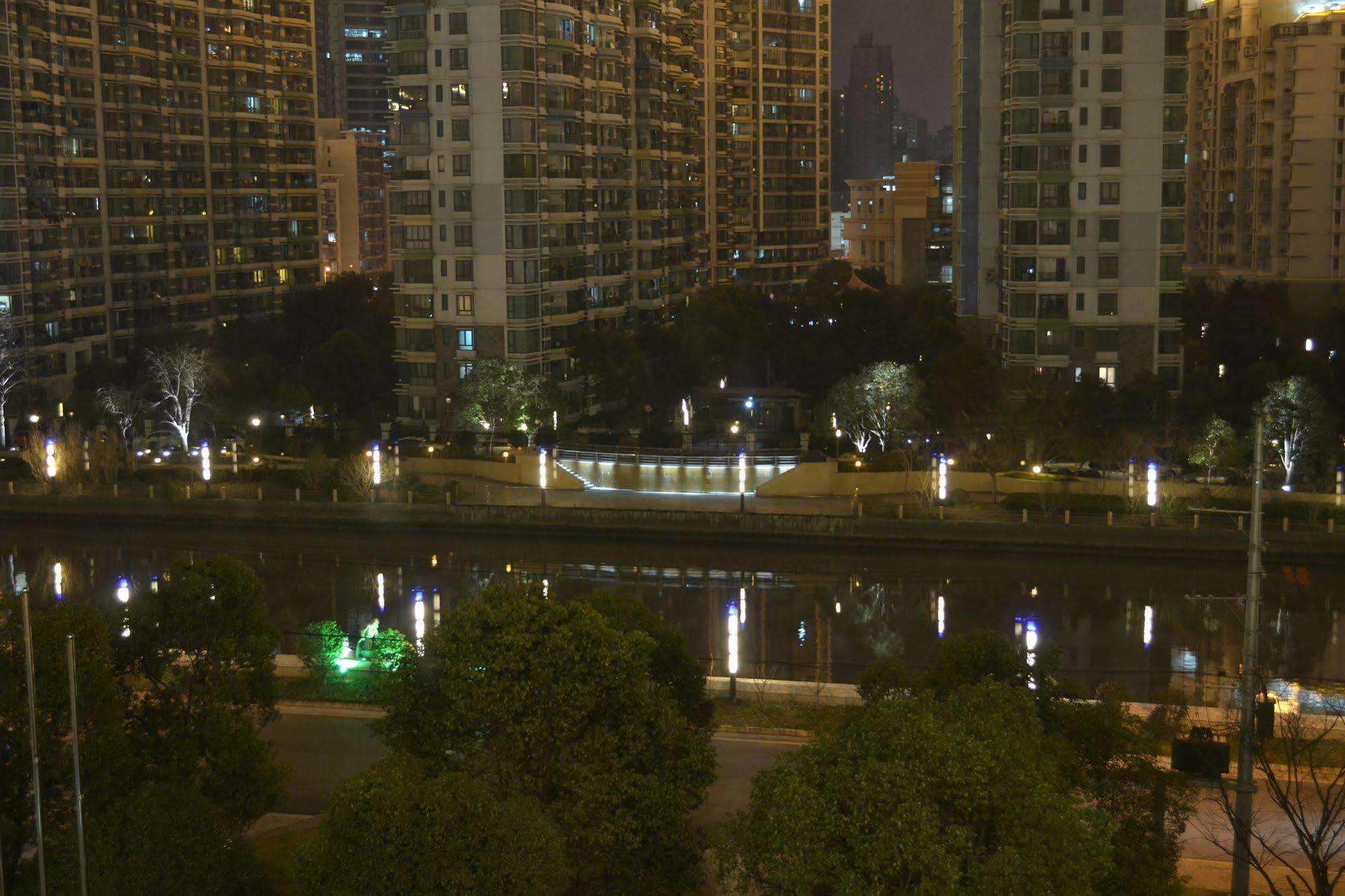 Holiday Inn Express Shanghai Putuo, An Ihg Hotel Exterior photo